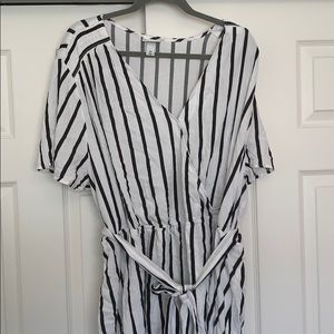 Amazing black and white blouse